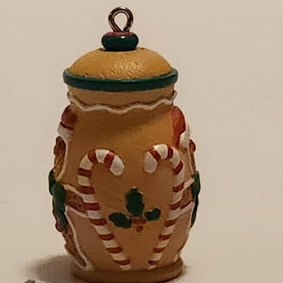 ADORABLE Hallmark Keepsake Miniatures COOKIES ANYONE? Cookie Jar 2004 - Picture 3 of 9